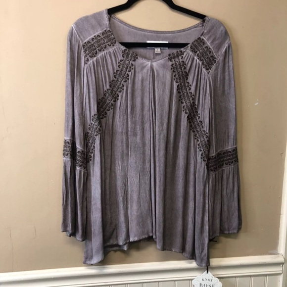 Knox Rose Embroidered 3/4 Bell Sleeve Top Size Small NWT - Picture 1 of 7